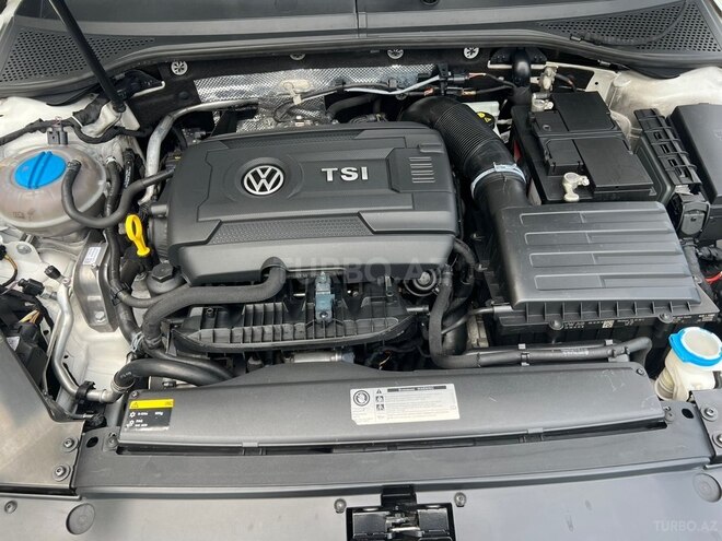 Volkswagen Passat-8