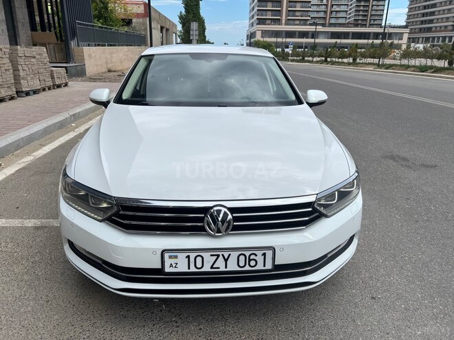 Volkswagen Passat-1