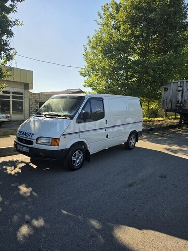 Ford Transit-2
