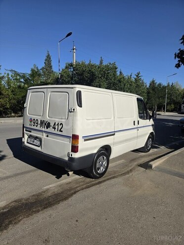 Ford Transit-3