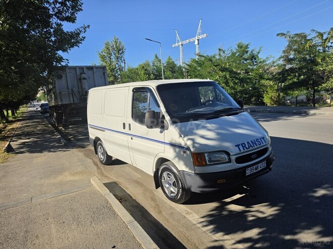 Ford Transit-6