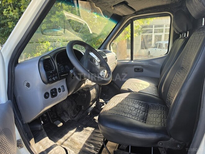 Ford Transit-8