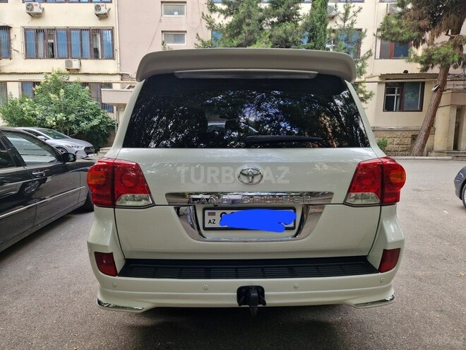 Toyota Land Cruiser-2
