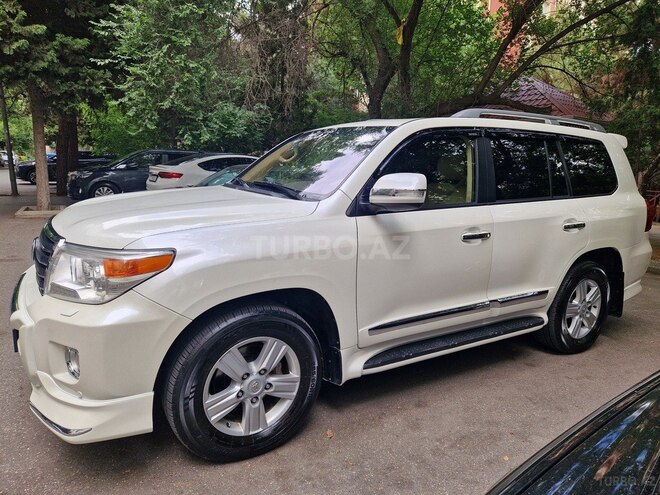 Toyota Land Cruiser-9