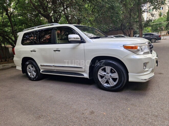 Toyota Land Cruiser-12