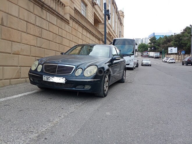 Mercedes E 220-3