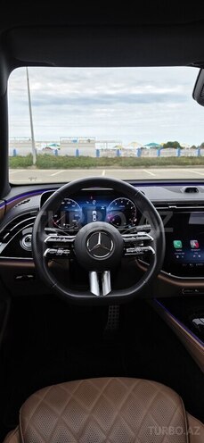 Mercedes E 300-9
