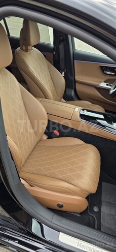 Mercedes E 300-12