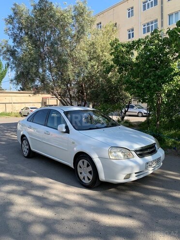 Chevrolet Lacetti-1