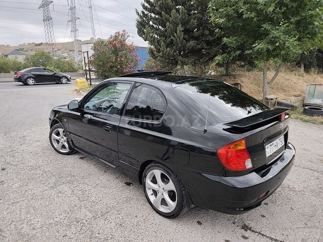 Hyundai Accent-2