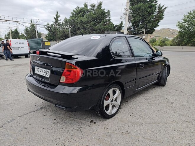 Hyundai Accent-7