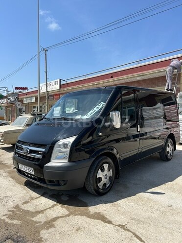 Ford Transit-7