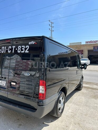 Ford Transit-4
