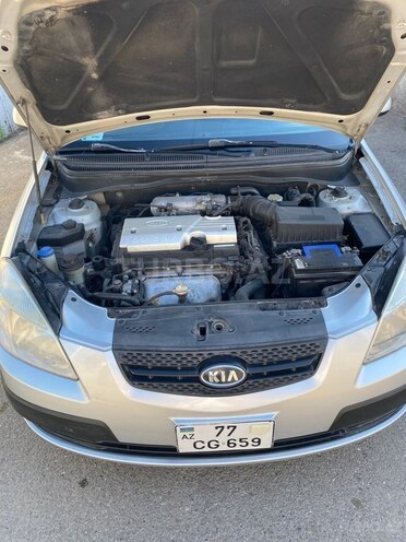 Kia Rio-5