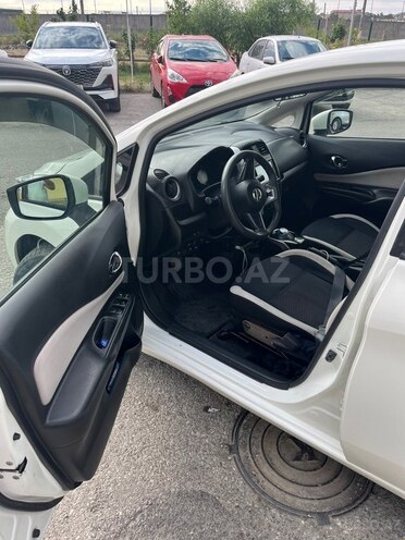 Nissan Note-7