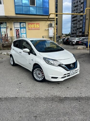 Nissan Note-2