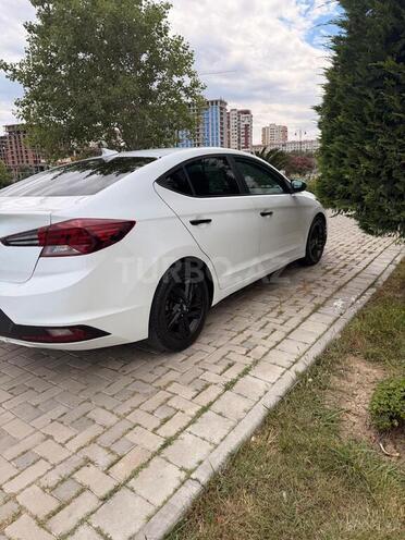Hyundai Elantra-5