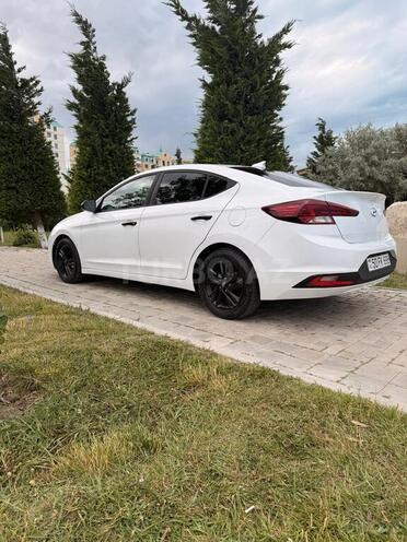 Hyundai Elantra-6