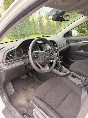 Hyundai Elantra-7
