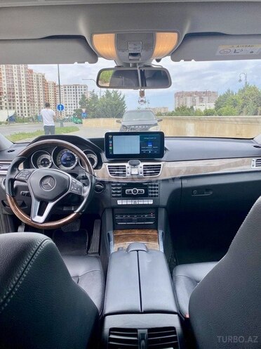 Mercedes E 250 4MATIC-7