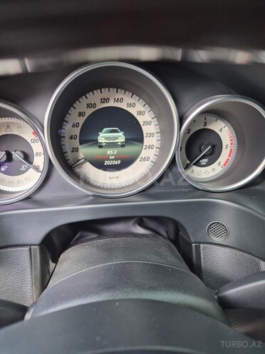 Mercedes E 250 4MATIC-2