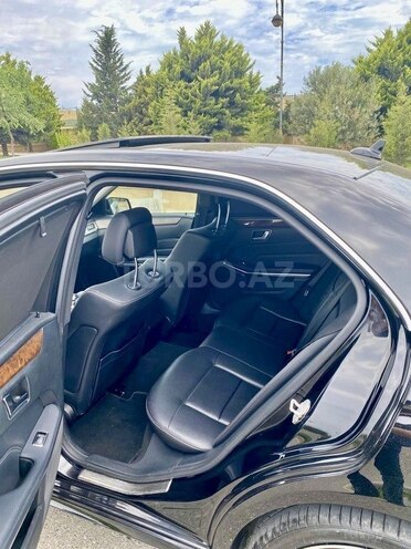 Mercedes E 250 4MATIC-9