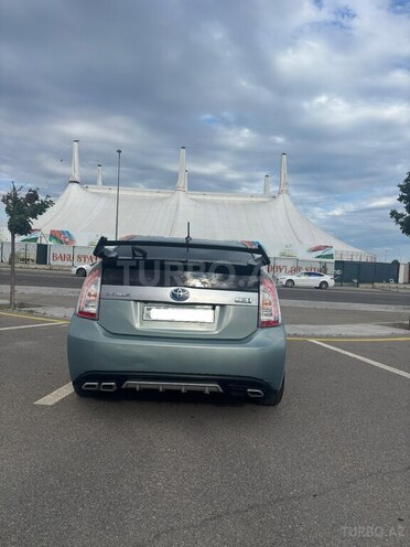 Toyota Prius-3