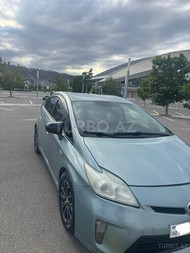 Toyota Prius-4