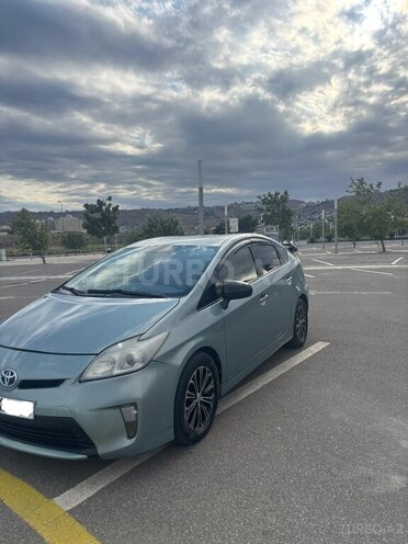 Toyota Prius-2