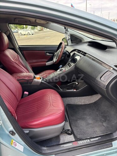 Toyota Prius-5