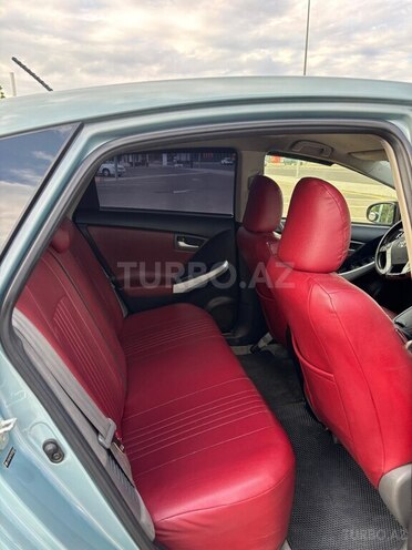 Toyota Prius-7