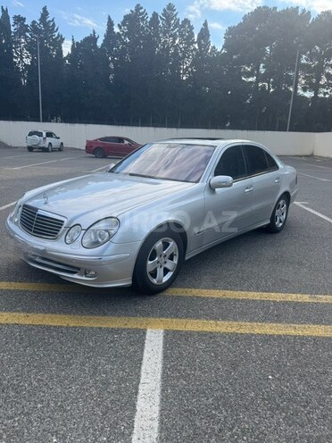 Mercedes E 270-3