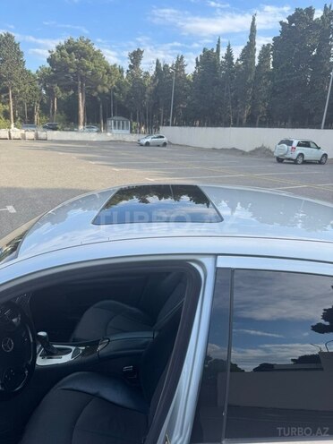 Mercedes E 270-21