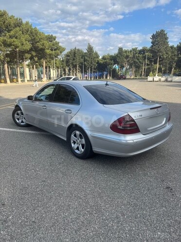 Mercedes E 270-12