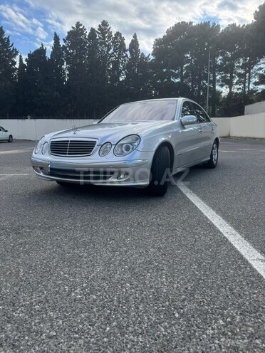 Mercedes E 270-10