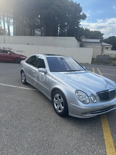 Mercedes E 270-2