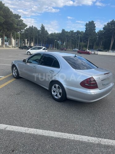 Mercedes E 270-5