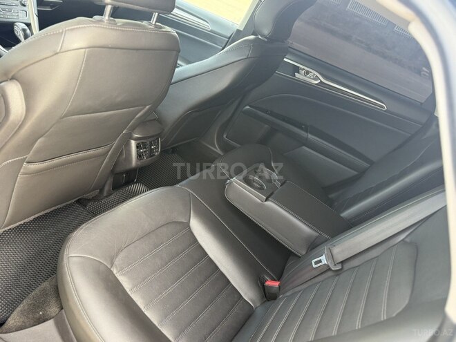 Ford Fusion (North America)-19