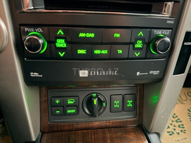 Toyota Land Cruiser Prado-16