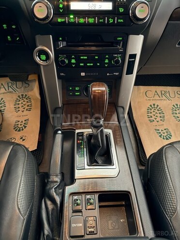 Toyota Land Cruiser Prado-13