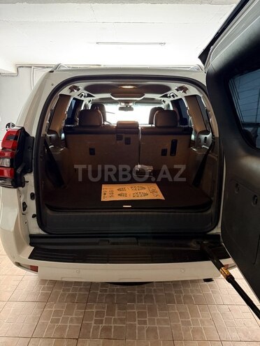 Toyota Land Cruiser Prado-11