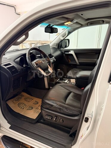 Toyota Land Cruiser Prado-9