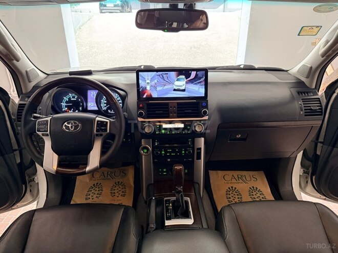 Toyota Land Cruiser Prado-5