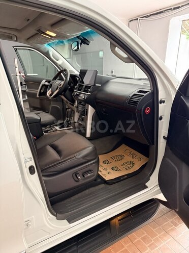 Toyota Land Cruiser Prado-7