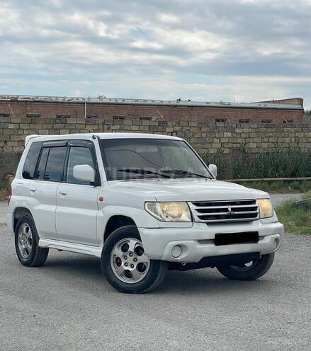 Mitsubishi Pajero io-8
