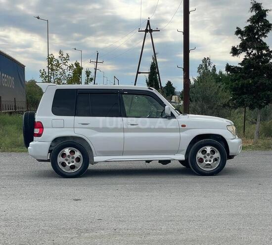 Mitsubishi Pajero io-11
