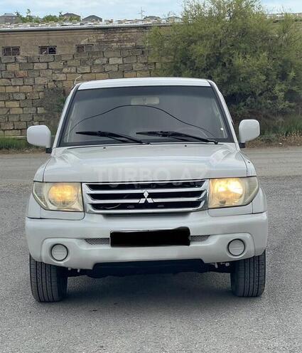 Mitsubishi Pajero io-9