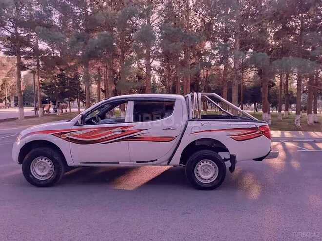 Mitsubishi L200-4