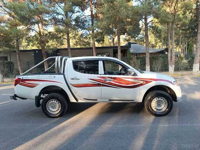 Mitsubishi L200-7