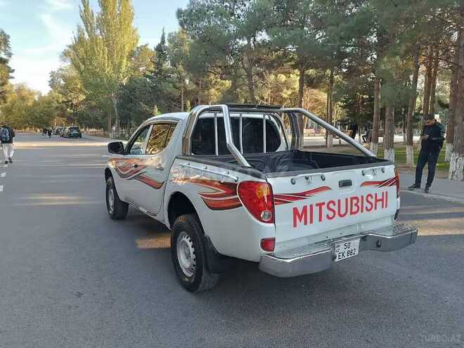 Mitsubishi L200-3